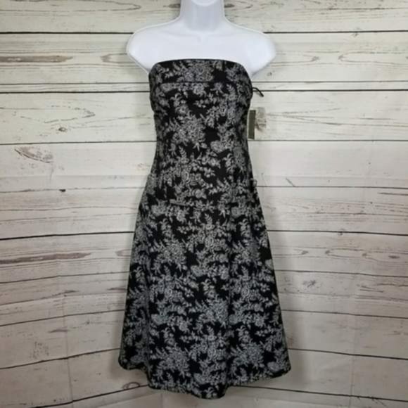 Luly K Dresses & Skirts - Luly K Etoile strapless a-line floral dress size M